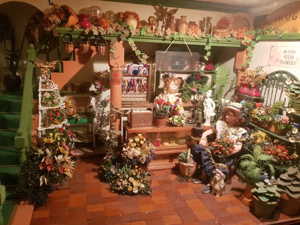 Minitures. Minitures.