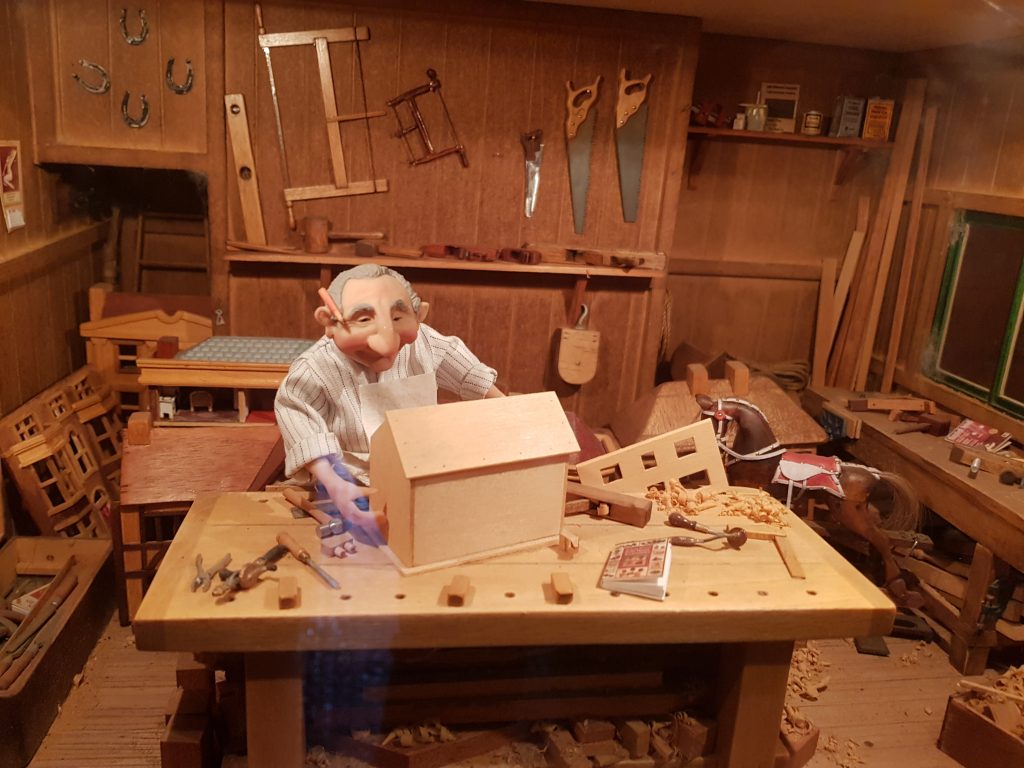 Minitures. Minitures.