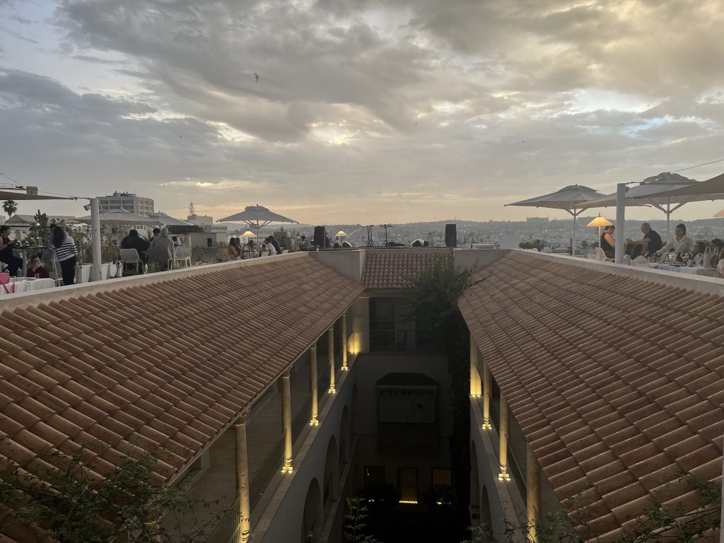 Evening of the roof.